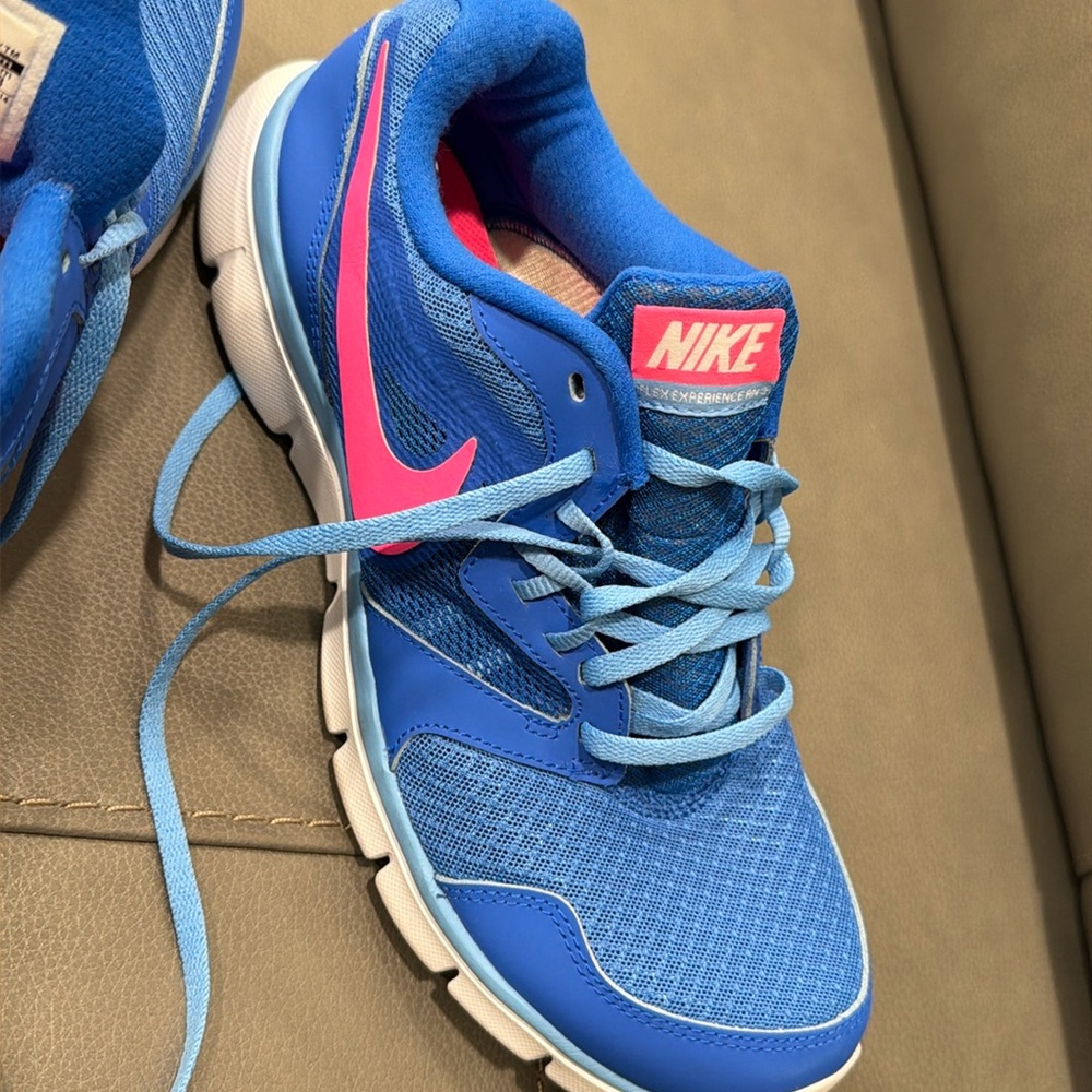 Nike women sneakers